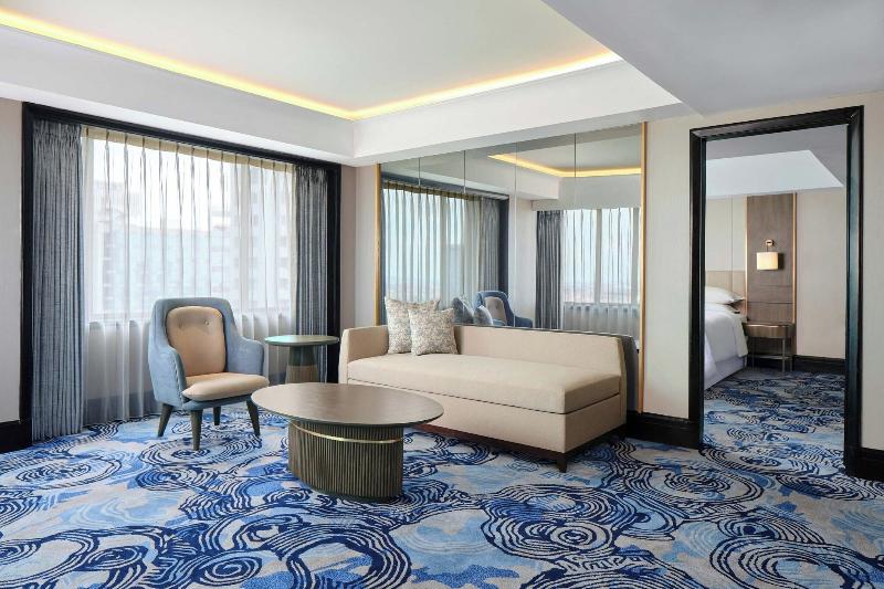 Sheraton Surabaya Hotel & Towers - Oda