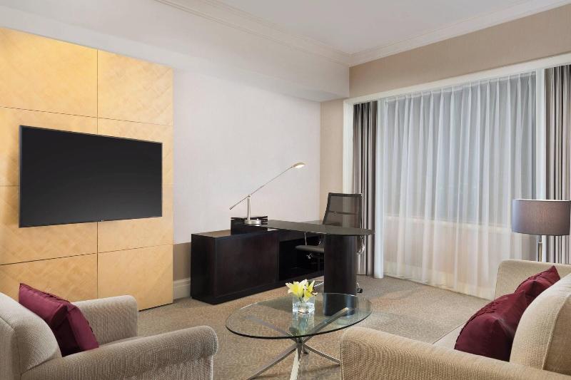 Sheraton Surabaya Hotel & Towers - Oda