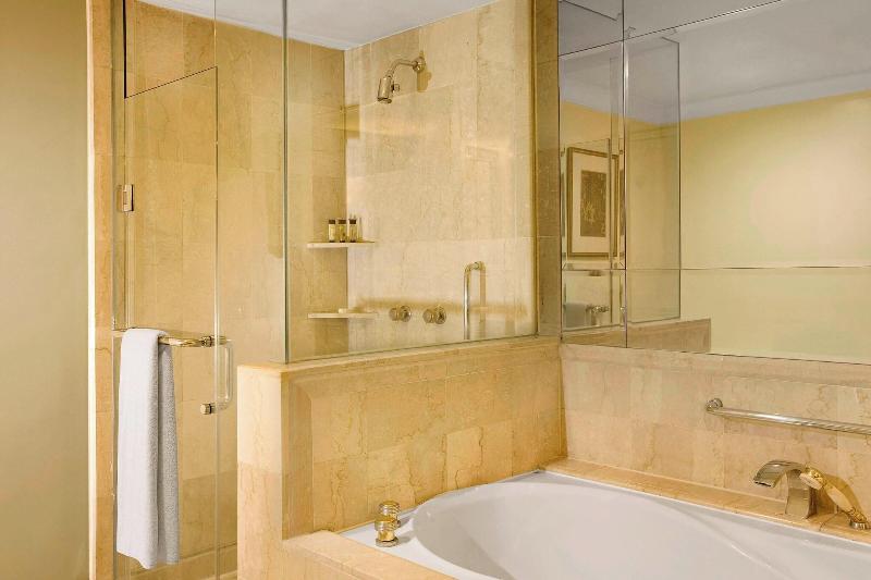 Sheraton Surabaya Hotel & Towers - Oda