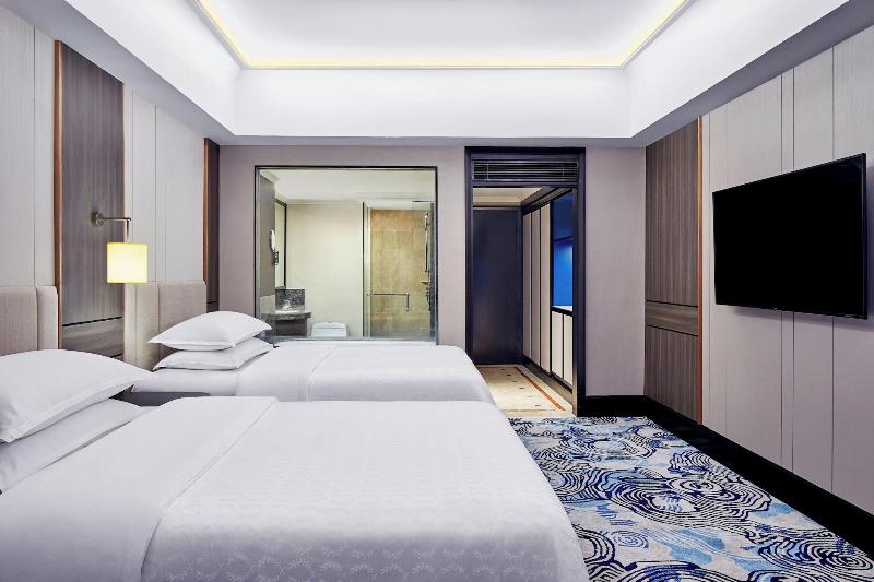 Sheraton Surabaya Hotel & Towers - Oda