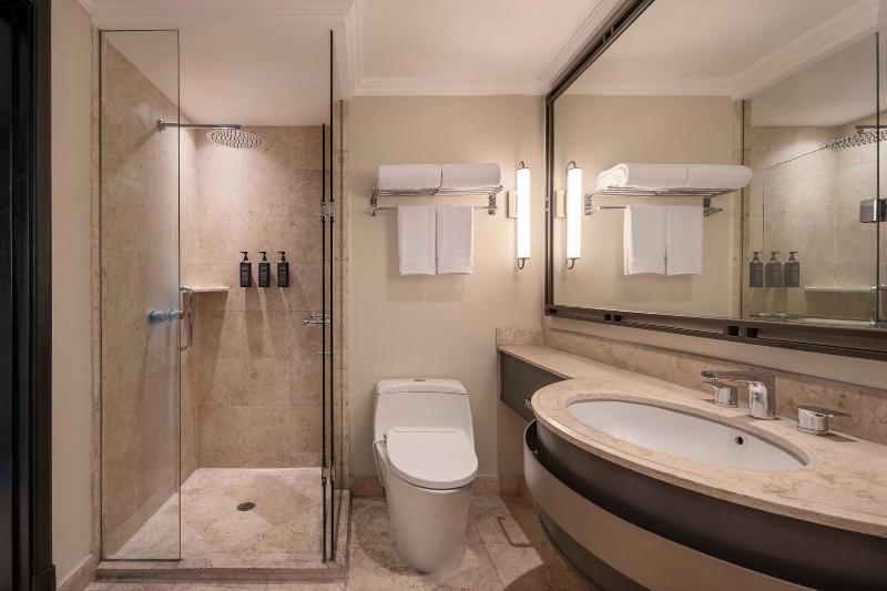 Sheraton Surabaya Hotel & Towers - Oda