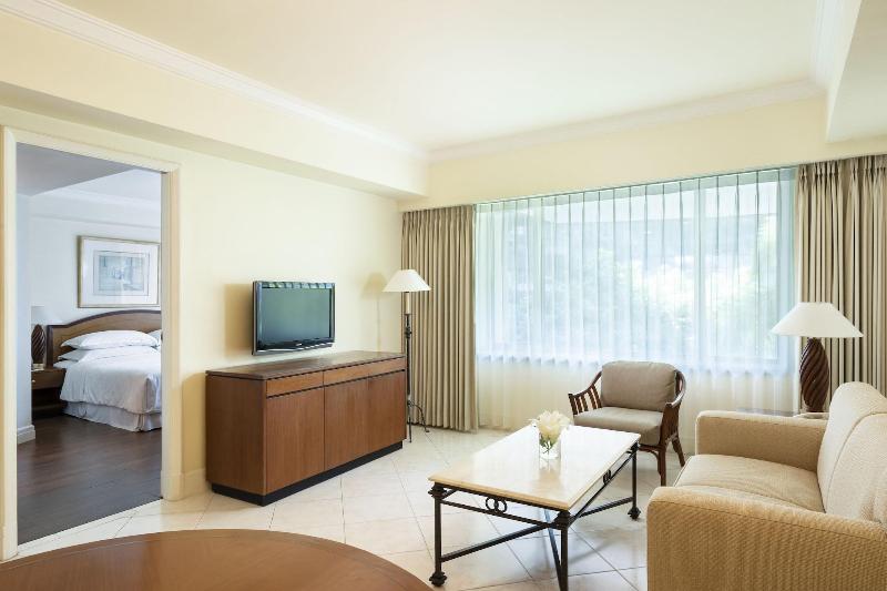 Sheraton Surabaya Hotel & Towers - Oda