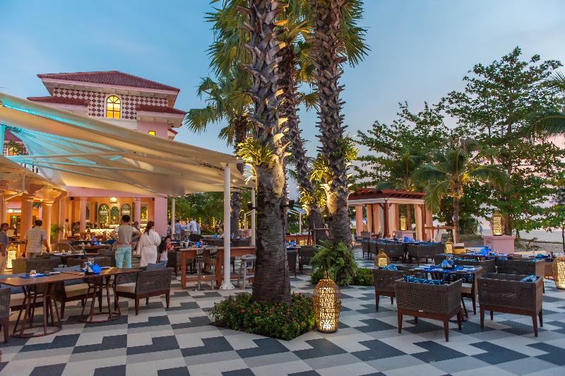 Centara Grand Beach Resort Phuket - Bar