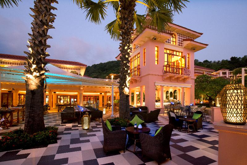 Centara Grand Beach Resort Phuket - Bar