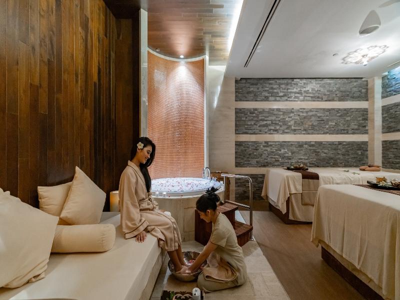 Centara Grand Beach Resort Phuket - Aktivite