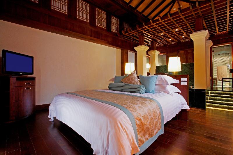 Centara Grand Beach Resort Phuket - Oda