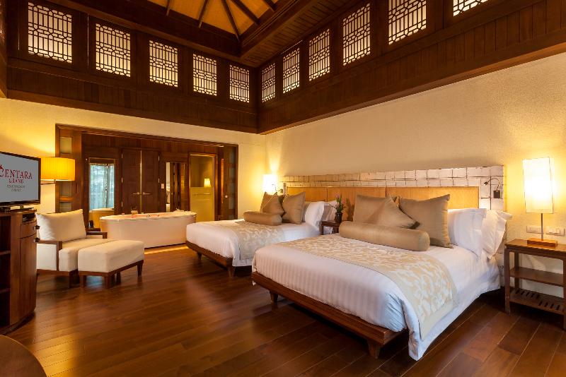 Centara Grand Beach Resort Phuket - Oda