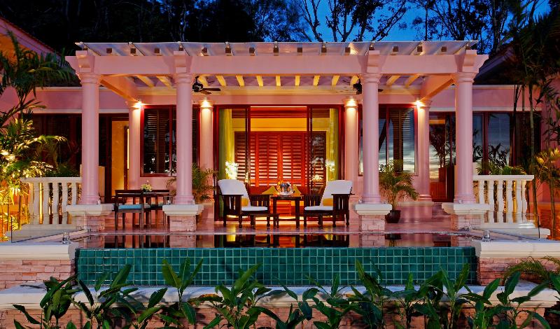 Centara Grand Beach Resort Phuket - Oda