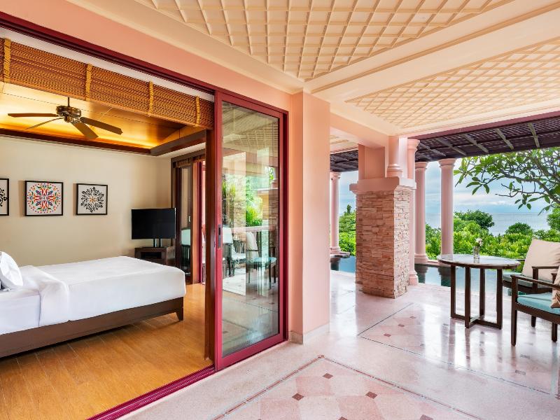Centara Grand Beach Resort Phuket - Oda