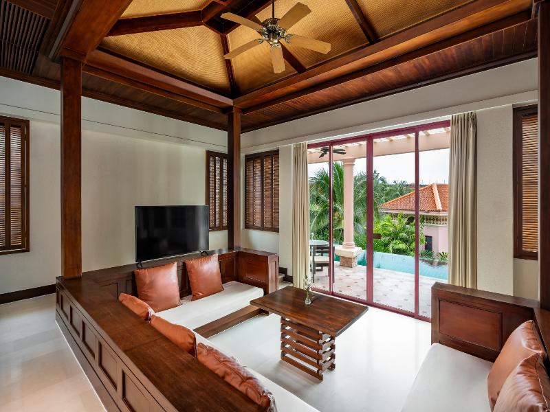 Centara Grand Beach Resort Phuket - Oda