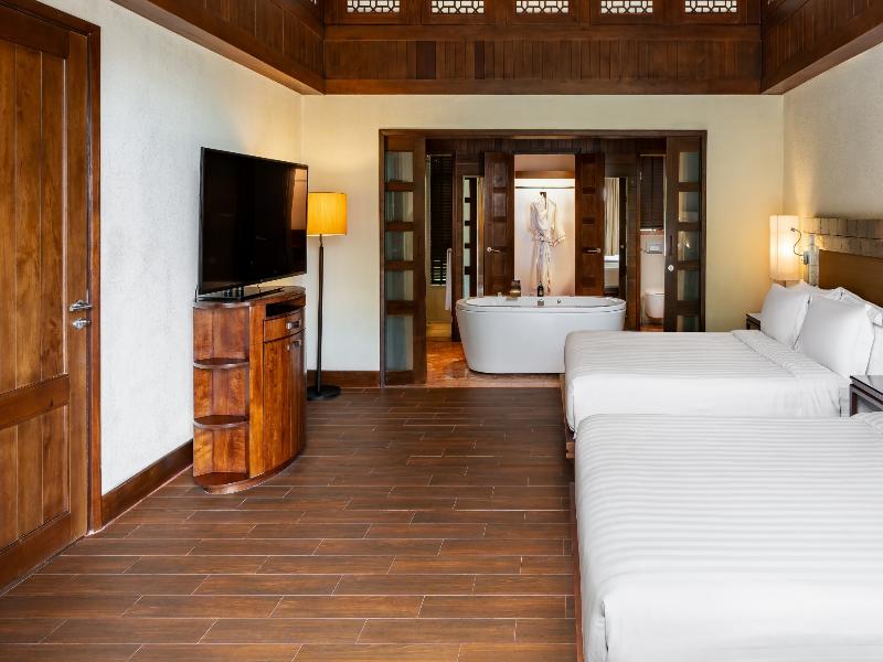 Centara Grand Beach Resort Phuket - Oda