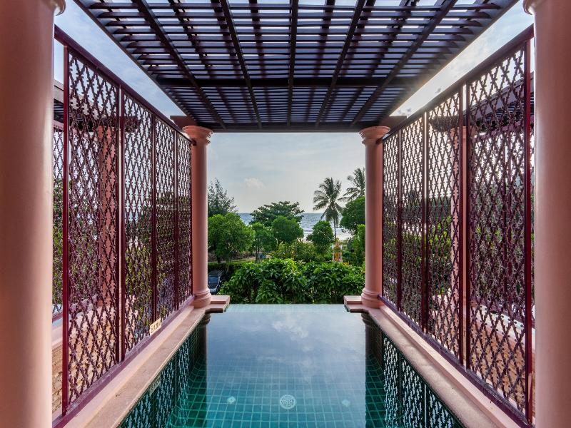 Centara Grand Beach Resort Phuket - Oda