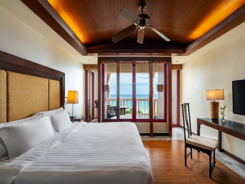 Centara Grand Beach Resort Phuket - Oda