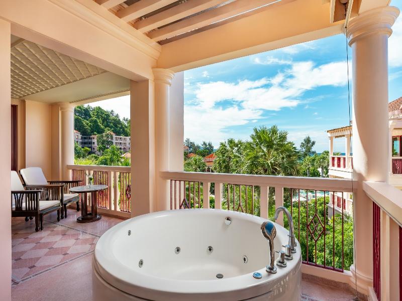 Centara Grand Beach Resort Phuket - Oda
