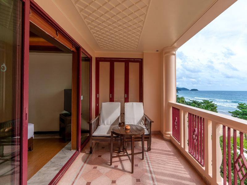 Centara Grand Beach Resort Phuket - Oda