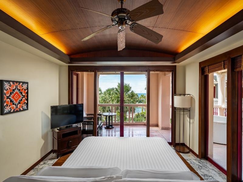 Centara Grand Beach Resort Phuket - Oda