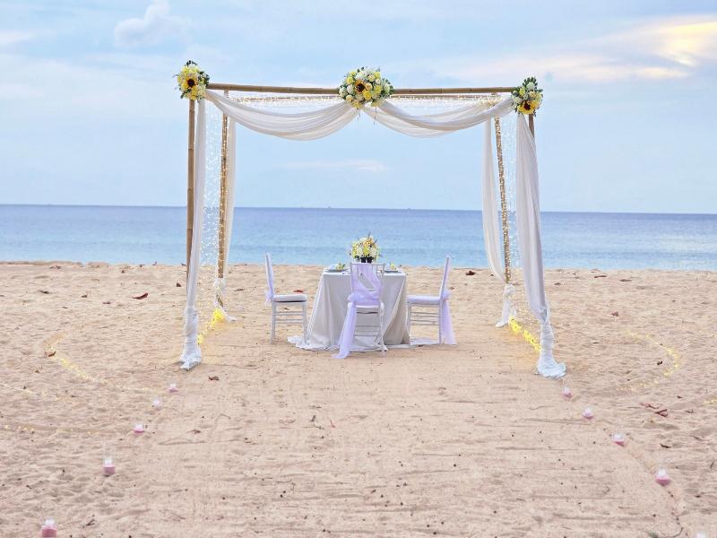 Centara Grand Beach Resort Phuket - Plaj