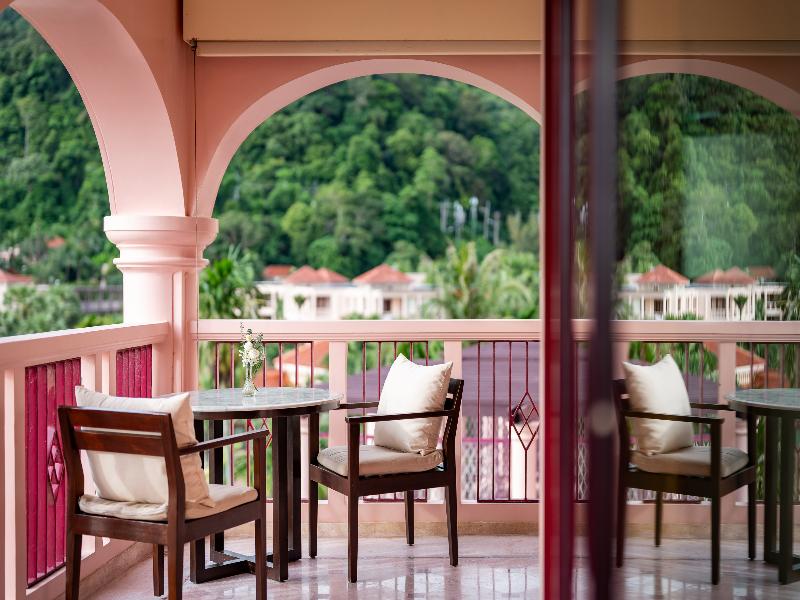 Centara Grand Beach Resort Phuket - Teras
