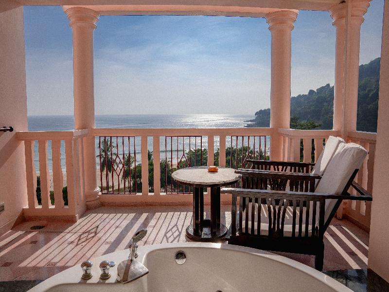 Centara Grand Beach Resort Phuket - Teras