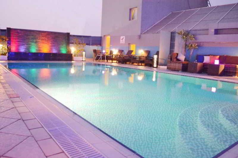 Montreal Hotel - Havuz