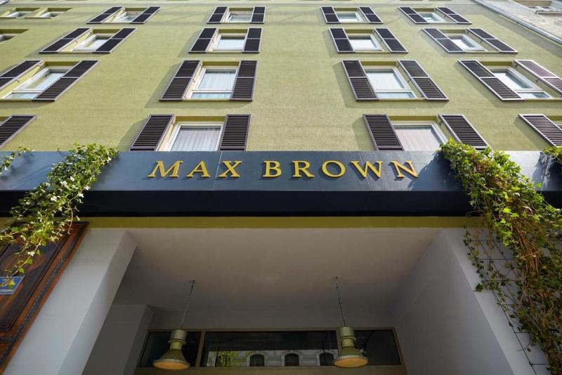 Max Brown 7th District, part of Sircle Collect - Genel