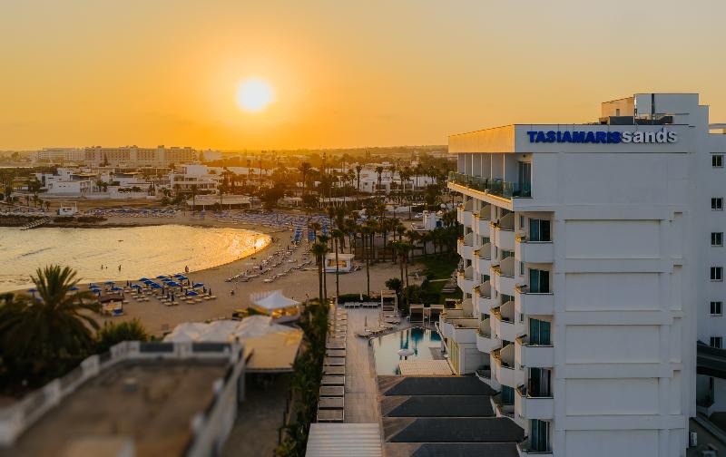 Tasia Maris Sands - Genel
