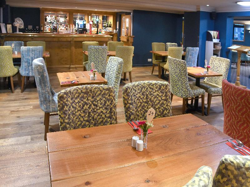 The Queens Hotel & Victoria Cloisters Apartments - Bar