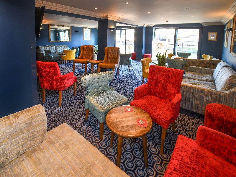 The Queens Hotel & Victoria Cloisters Apartments - Bar