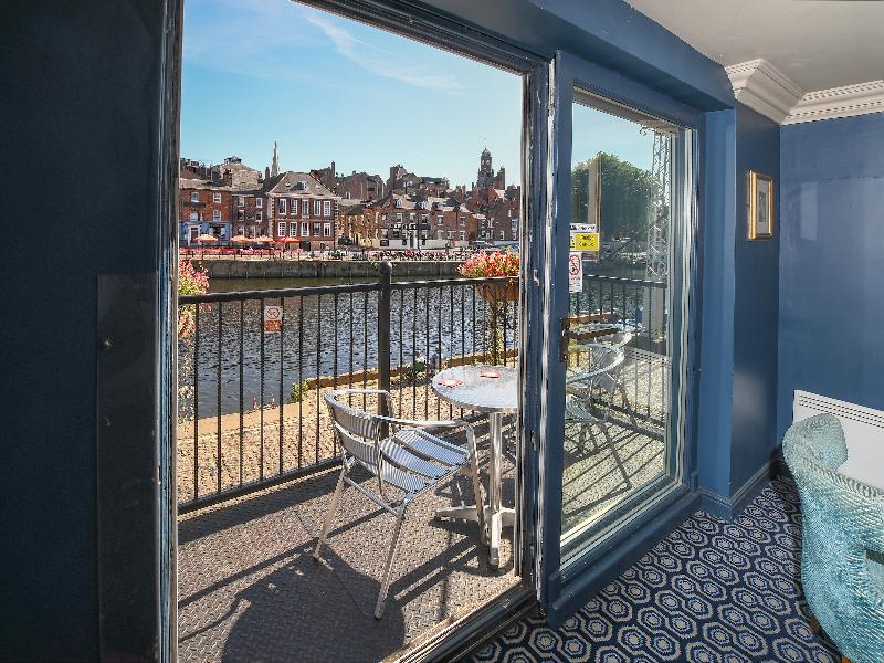 The Queens Hotel & Victoria Cloisters Apartments - Bar