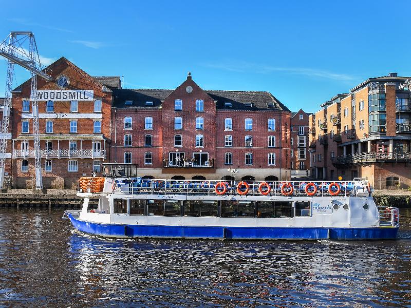 The Queens Hotel & Victoria Cloisters Apartments - Genel