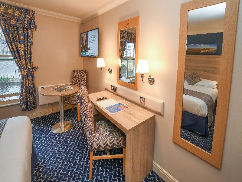 The Queens Hotel & Victoria Cloisters Apartments - Oda
