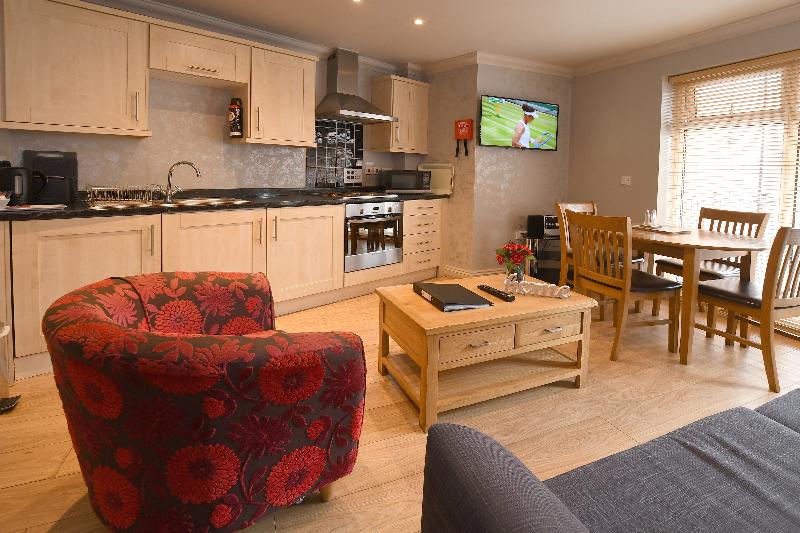 The Queens Hotel & Victoria Cloisters Apartments - Oda