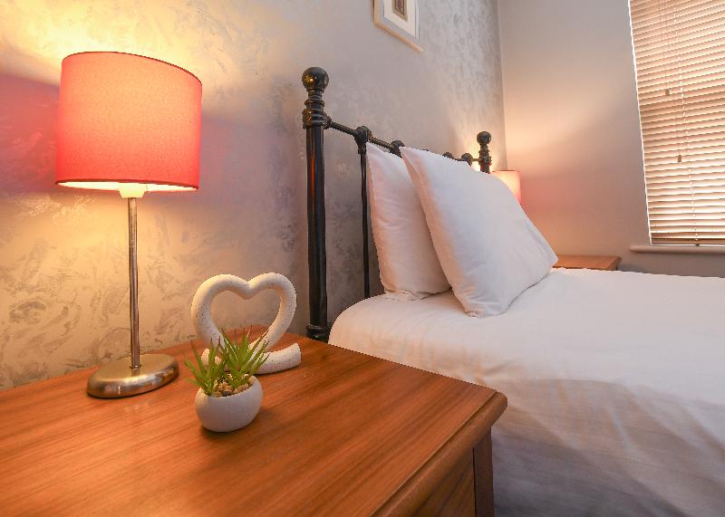 The Queens Hotel & Victoria Cloisters Apartments - Oda