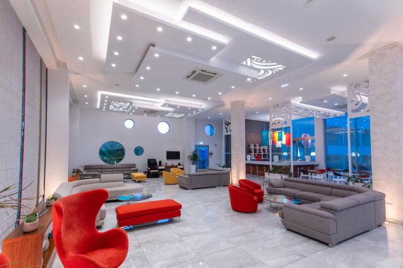 Nicholas Color Hotel - Lobi