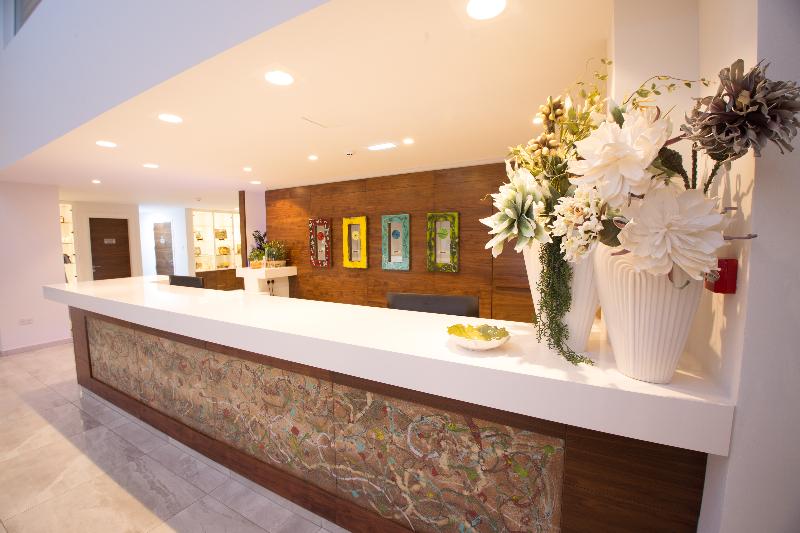 Nicholas Color Hotel - Lobi