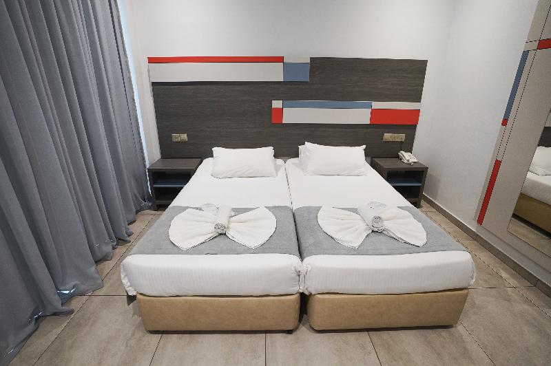 Nicholas Color Hotel - Oda