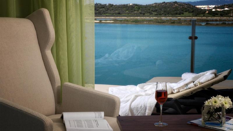 Agua Hotels Riverside - Oda