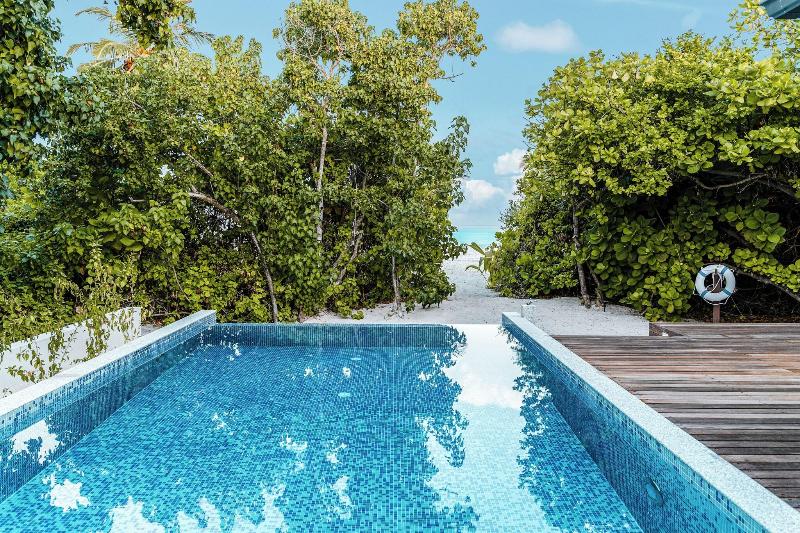 Hideaway Beach Resort and Spa Dhonakulhi Maldives - Havuz