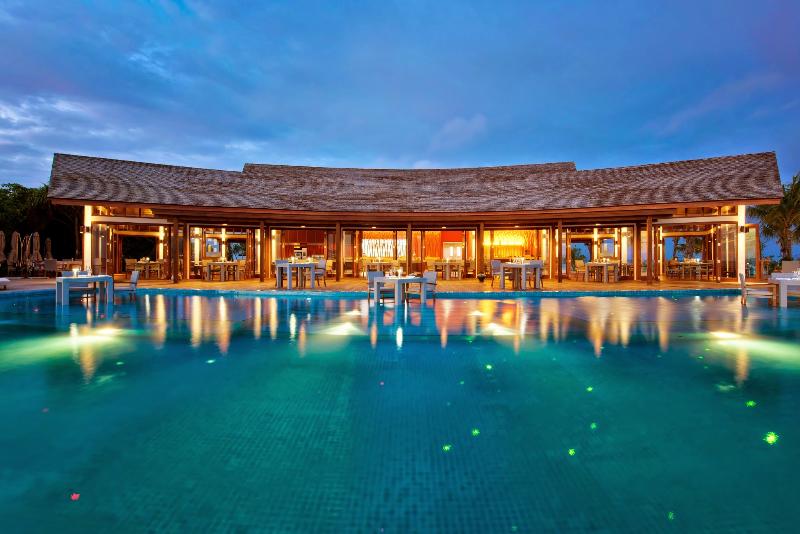 Hideaway Beach Resort and Spa Dhonakulhi Maldives - Havuz