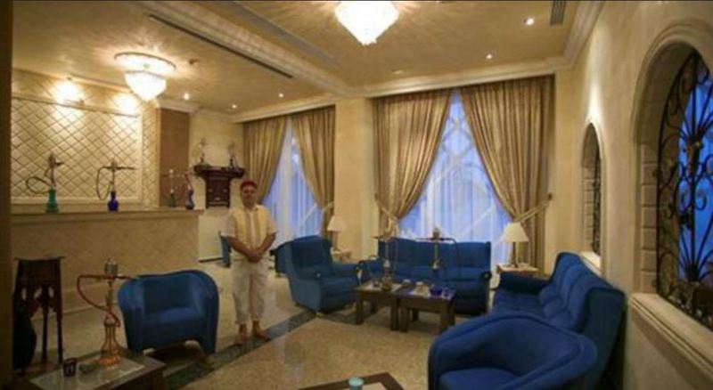 Delphin El Habib - Bar