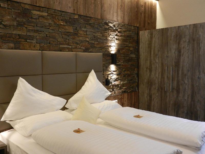 Hotel Goldener Adler, BW Signature Collection - Oda