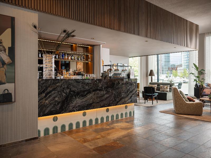 DoubleTree by Hilton Rotterdam Centre - Bar