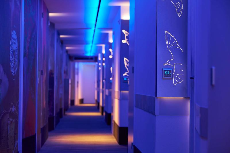 DoubleTree by Hilton Rotterdam Centre - Lobi
