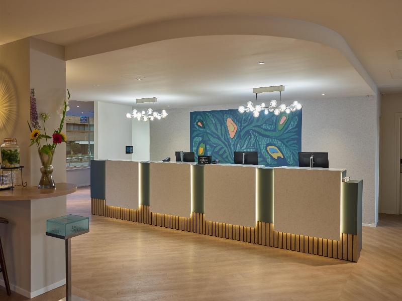DoubleTree by Hilton Rotterdam Centre - Lobi