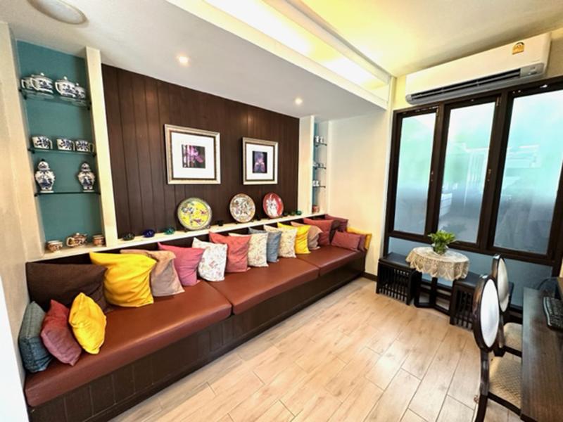 Sawasdee Hotel @ Sukhumvit Soi 8 - Lobi