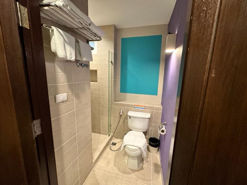 Sawasdee Hotel @ Sukhumvit Soi 8 - Oda