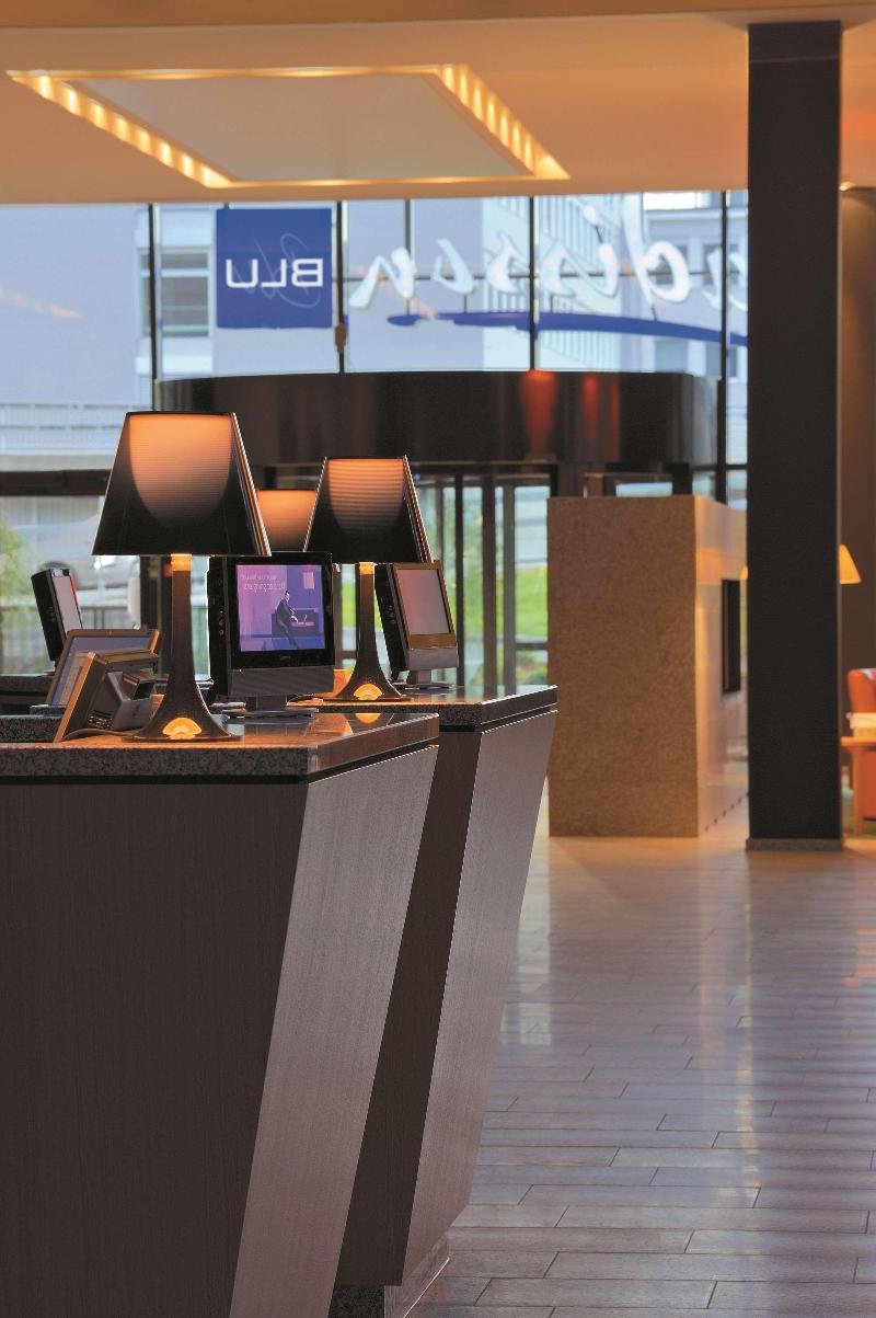 Radisson Blu Hotel, Zurich Airport - Lobi