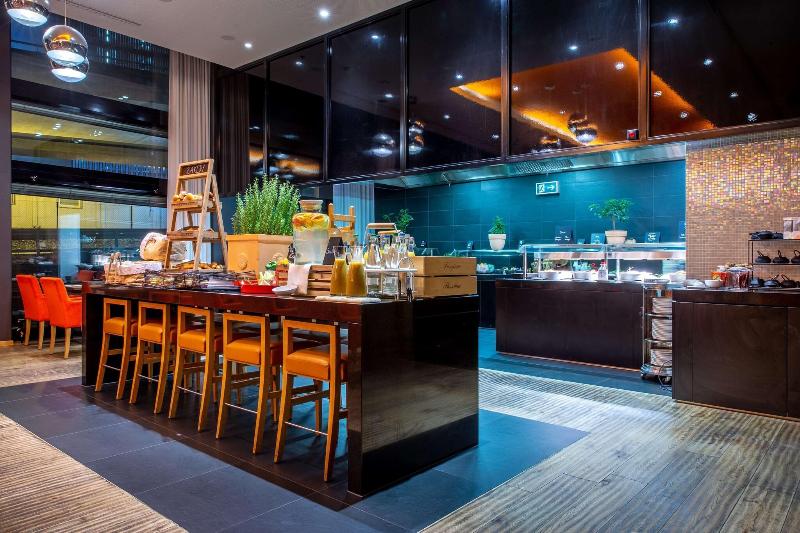 Radisson Blu Hotel, Zurich Airport - Restoran
