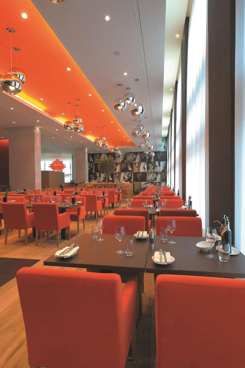 Radisson Blu Hotel, Zurich Airport - Restoran