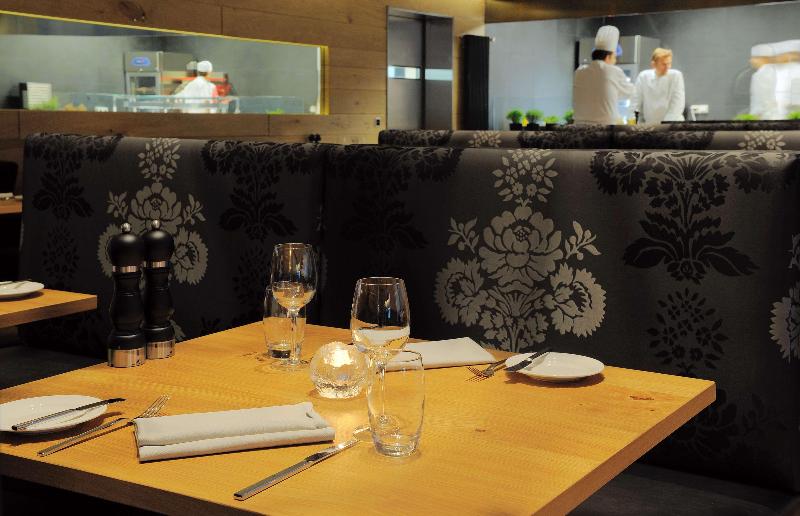 Radisson Blu Hotel, Zurich Airport - Restoran